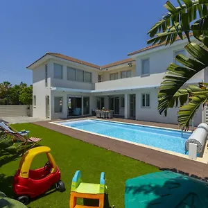 larnaca-villa-marisol-kiti.protaras-cy-hotels.com/